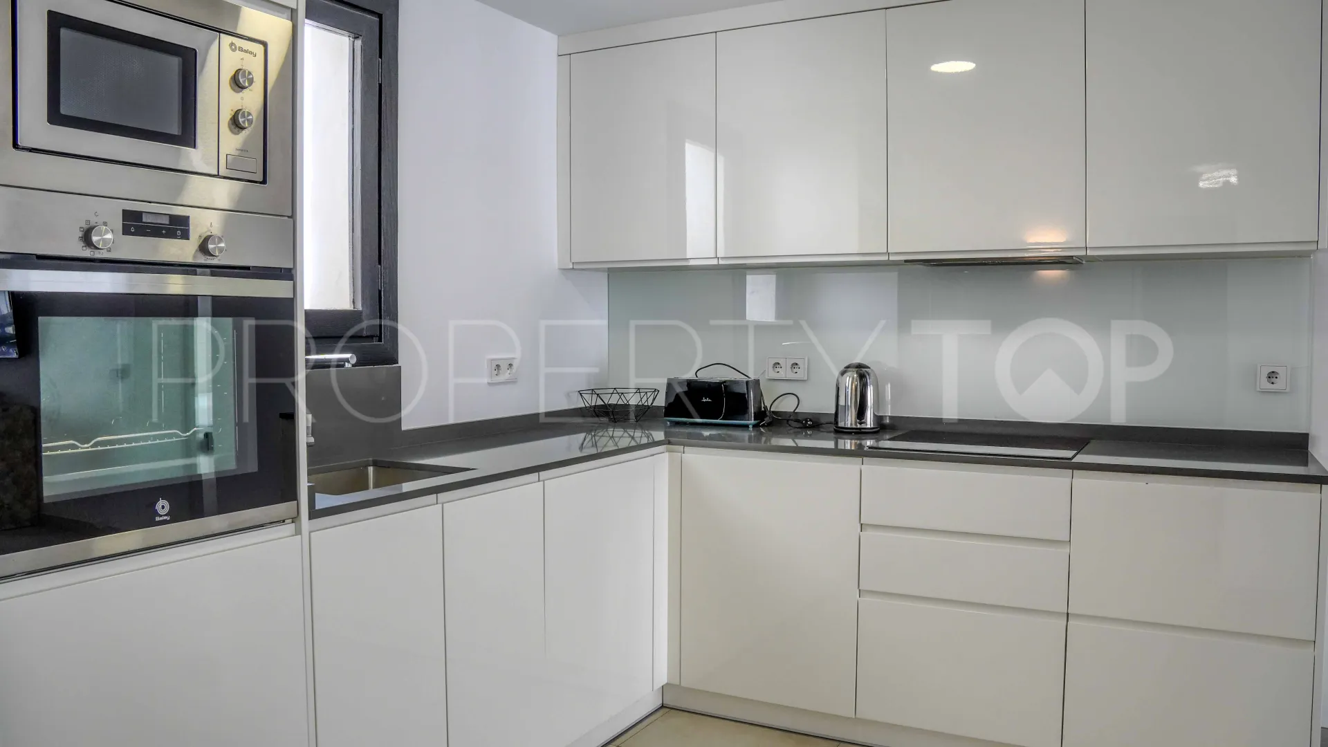 Apartment for sale in Marbella - Puerto Banus