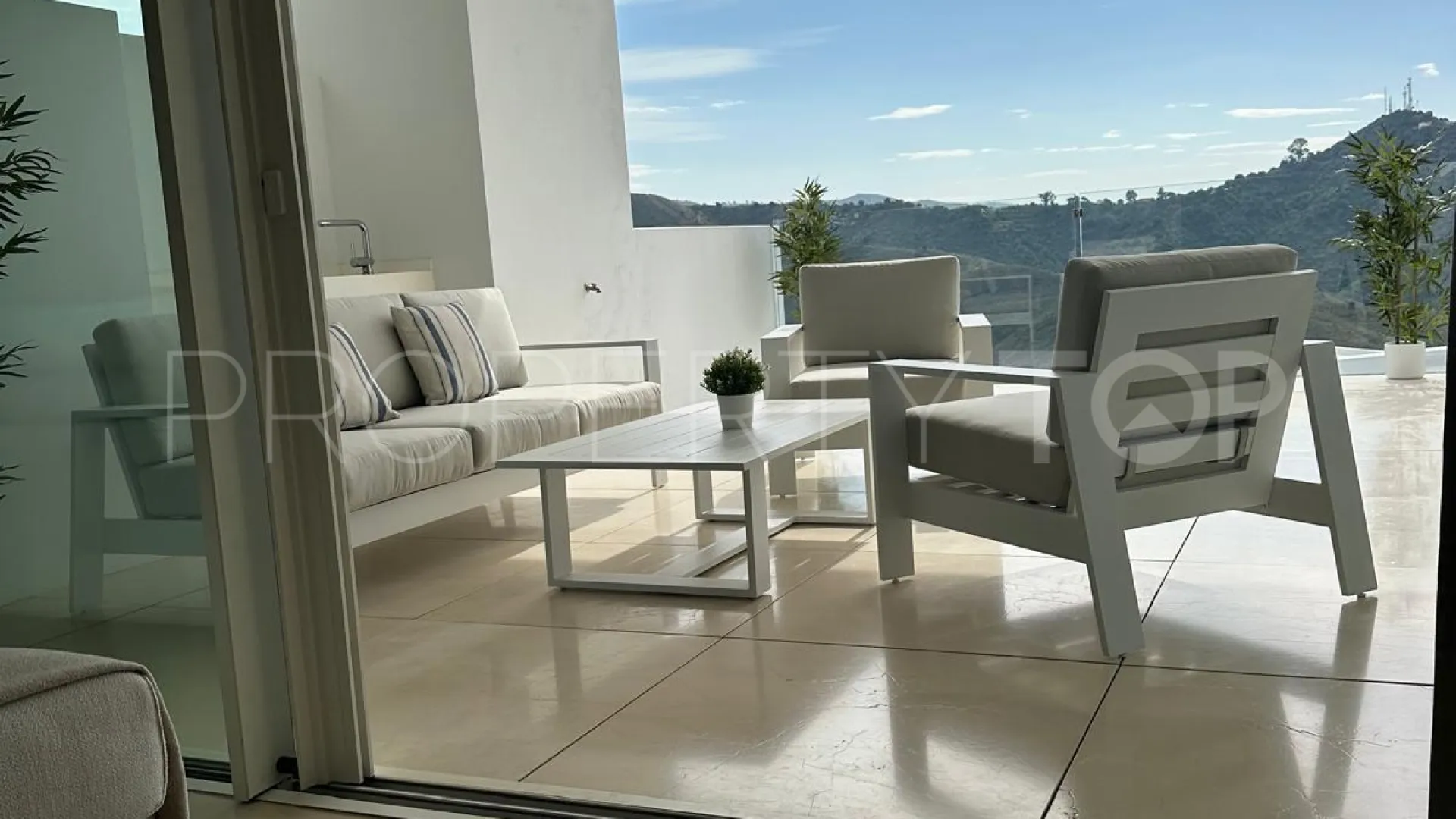 Apartment for sale in Marbella with 2 bedrooms