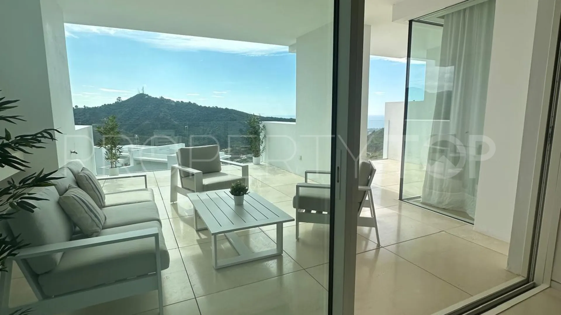 Apartment for sale in Marbella with 2 bedrooms