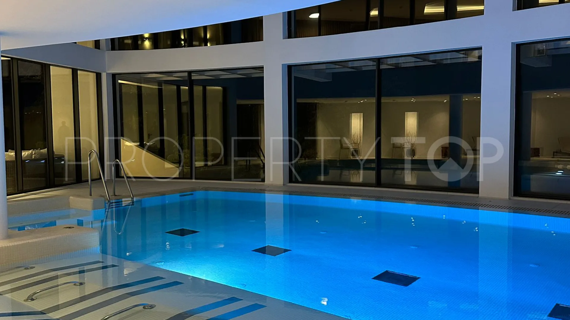 Apartment for sale in Marbella with 2 bedrooms