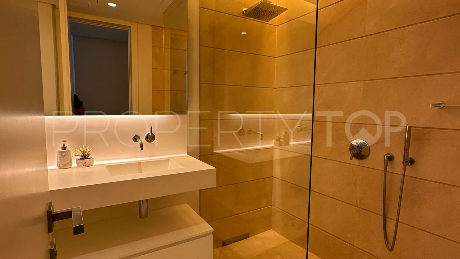 Apartment for sale in Marbella with 2 bedrooms