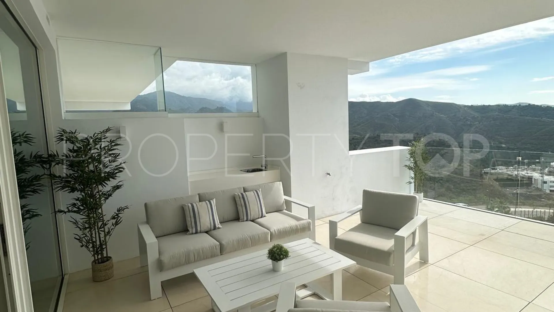 Apartment for sale in Marbella with 2 bedrooms