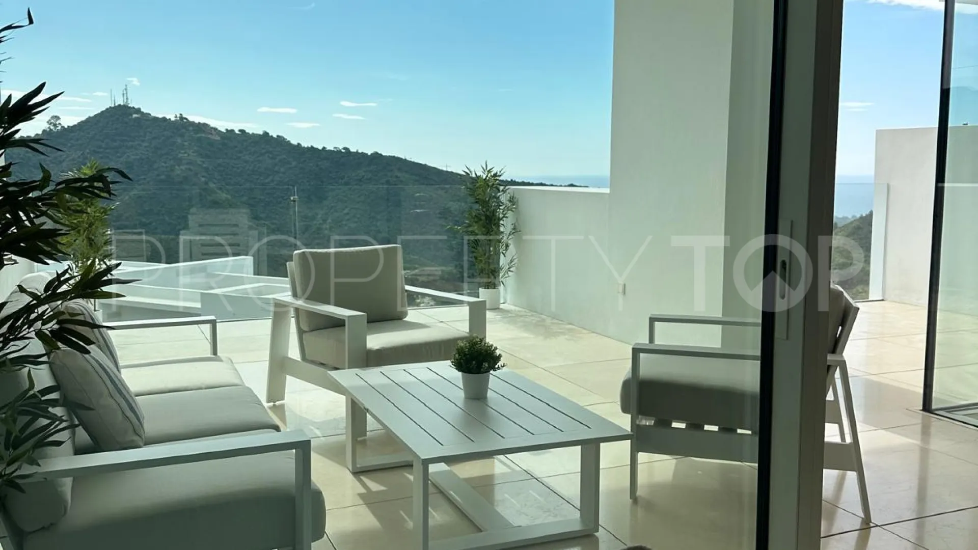 Apartment for sale in Marbella with 2 bedrooms