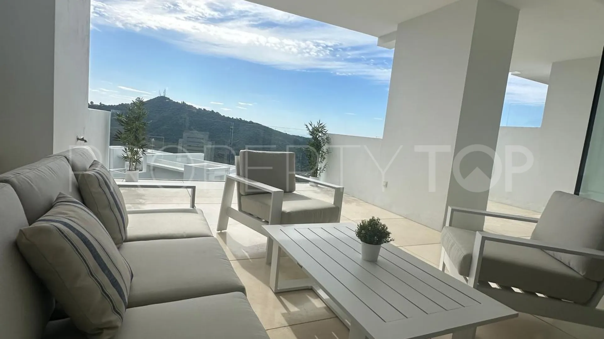 Apartment for sale in Marbella with 2 bedrooms