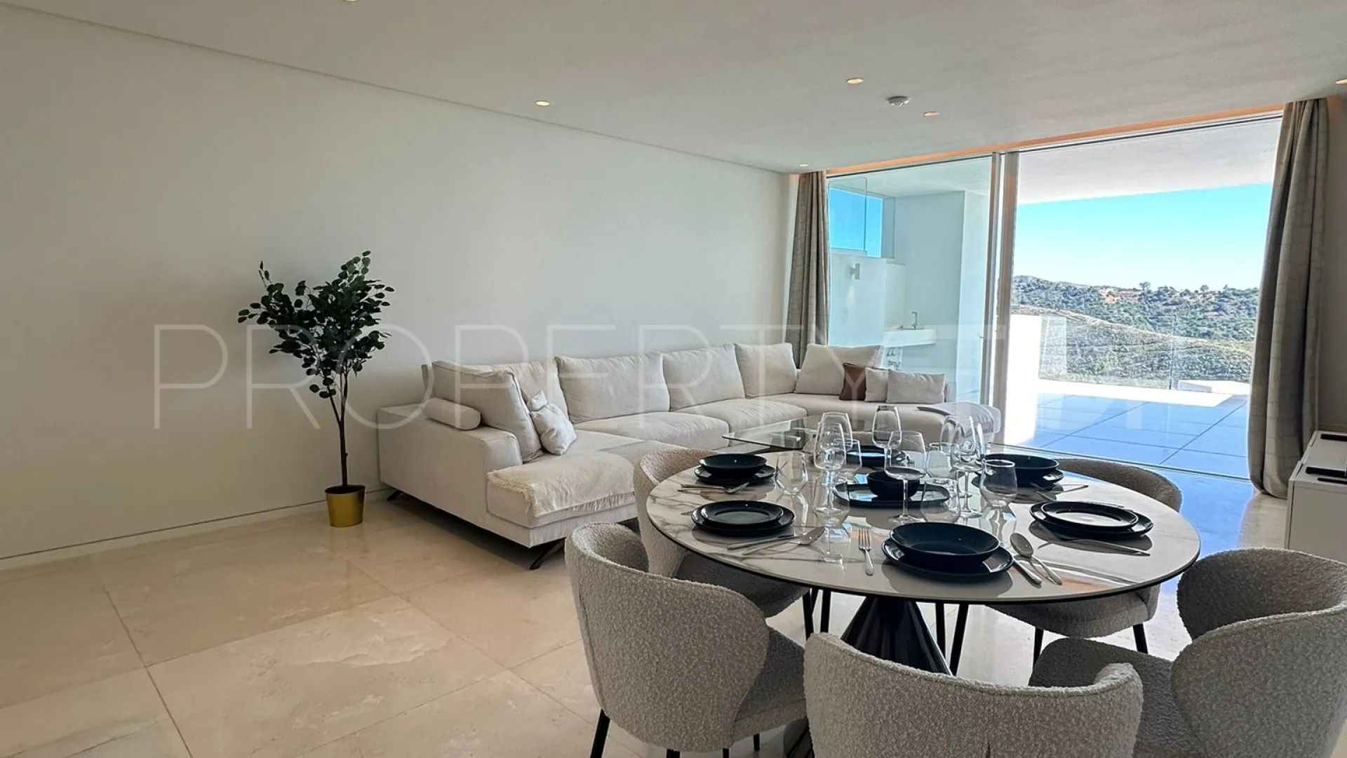 Apartment for sale in Marbella with 2 bedrooms