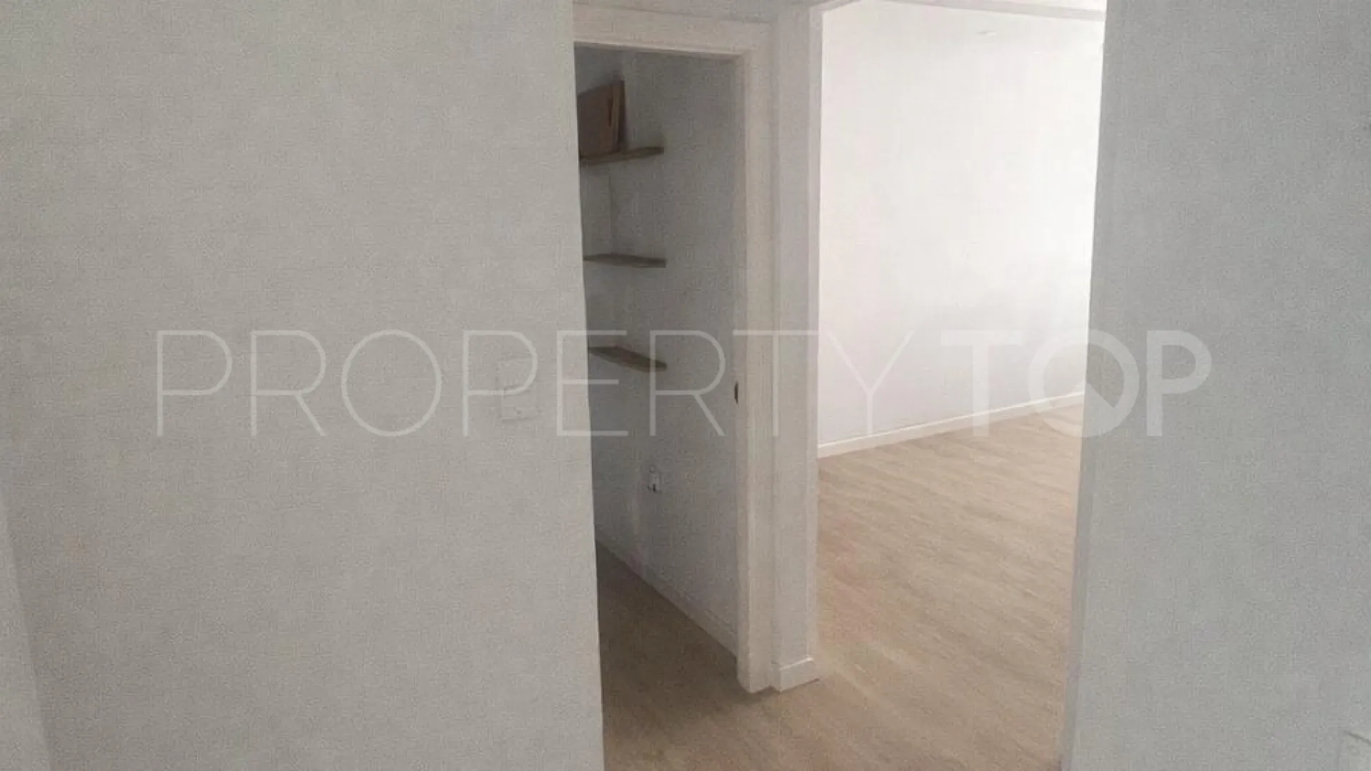 For sale Estepona apartment with 3 bedrooms