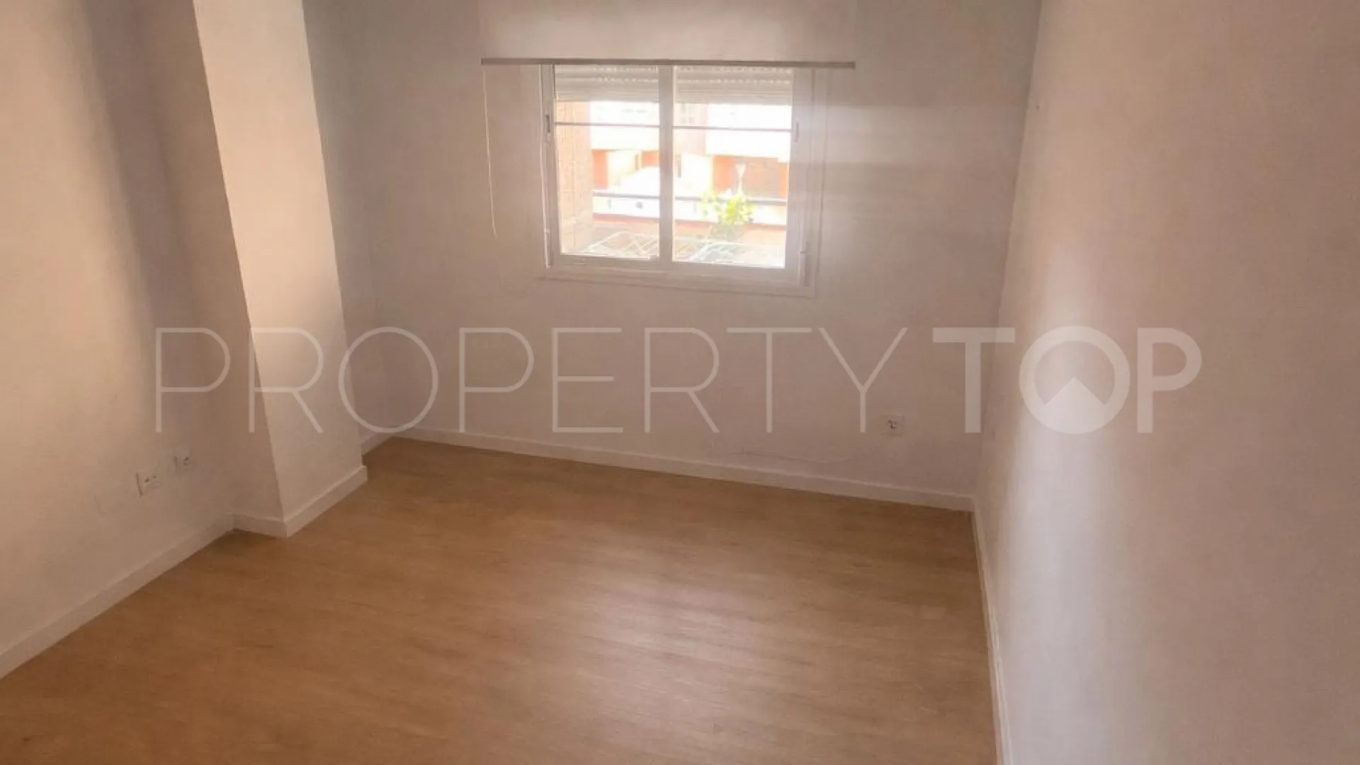 For sale Estepona apartment with 3 bedrooms
