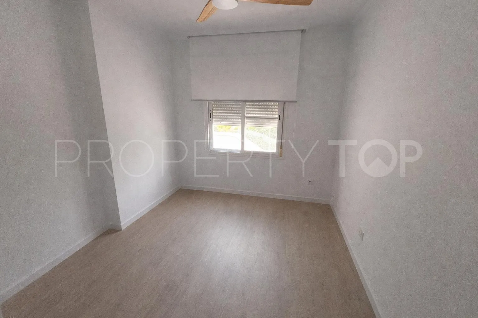 For sale Estepona apartment with 3 bedrooms