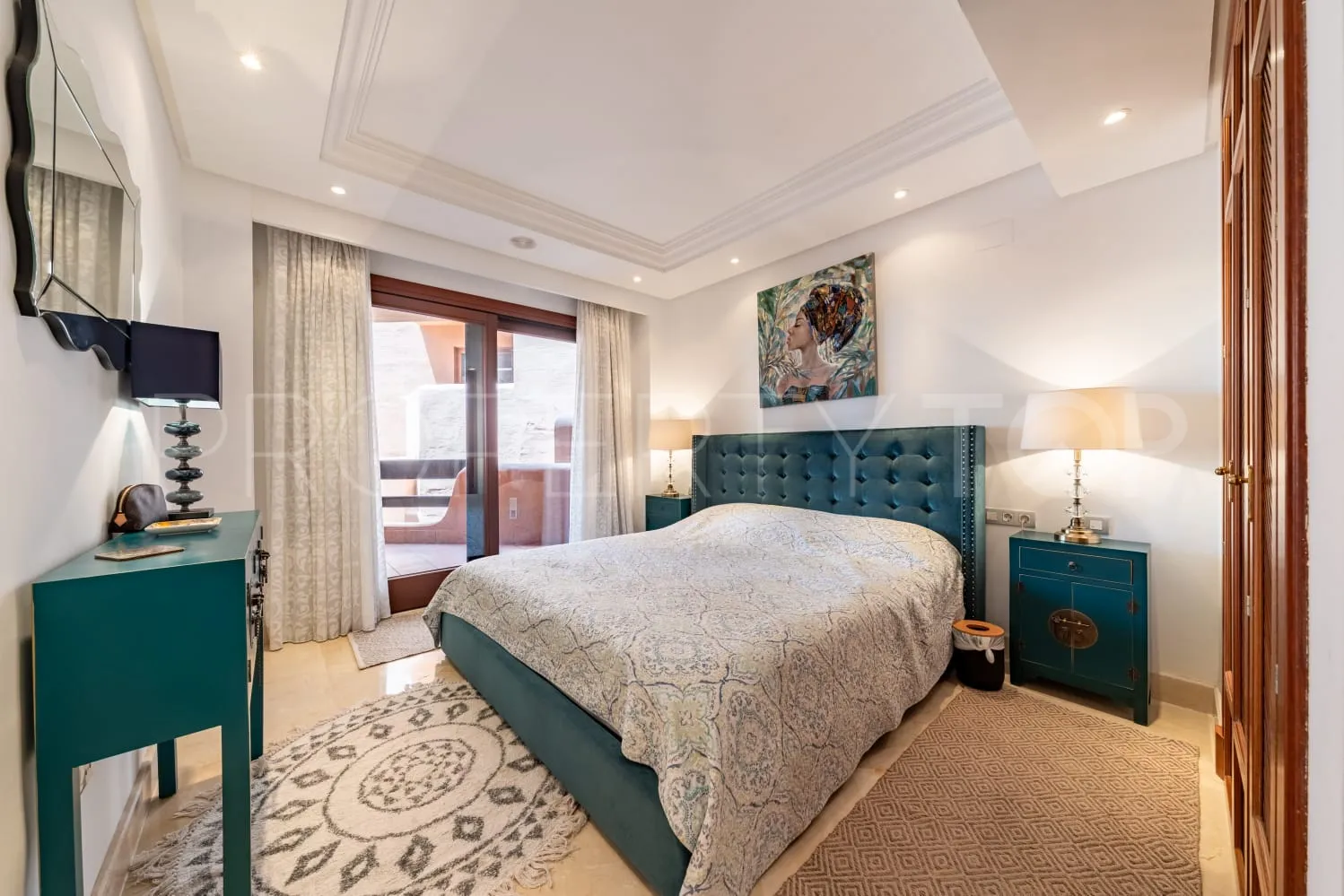 Apartment for sale in Estepona with 3 bedrooms