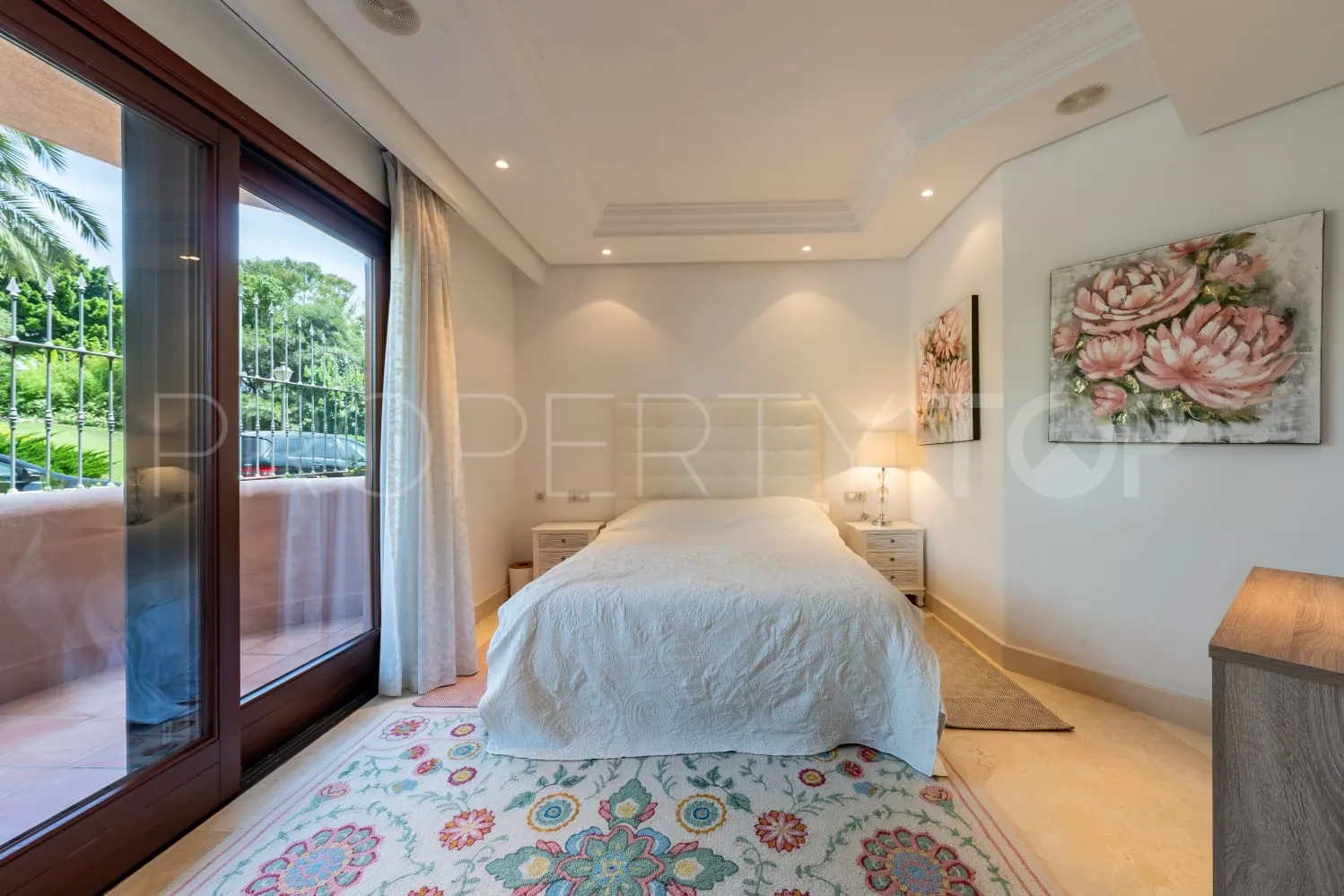 Apartment for sale in Estepona with 3 bedrooms