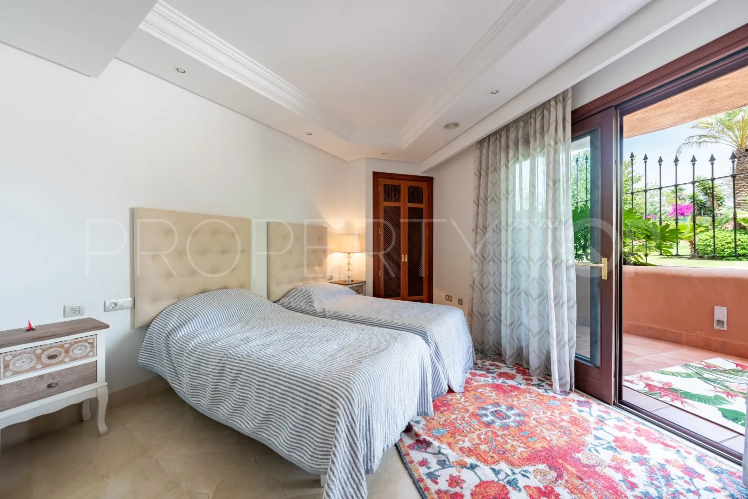 Apartment for sale in Estepona with 3 bedrooms