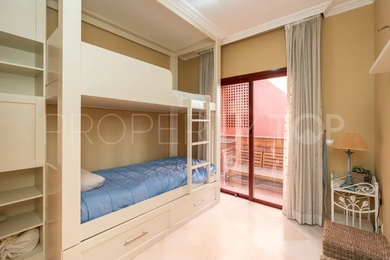 For sale 3 bedrooms apartment in Marbella