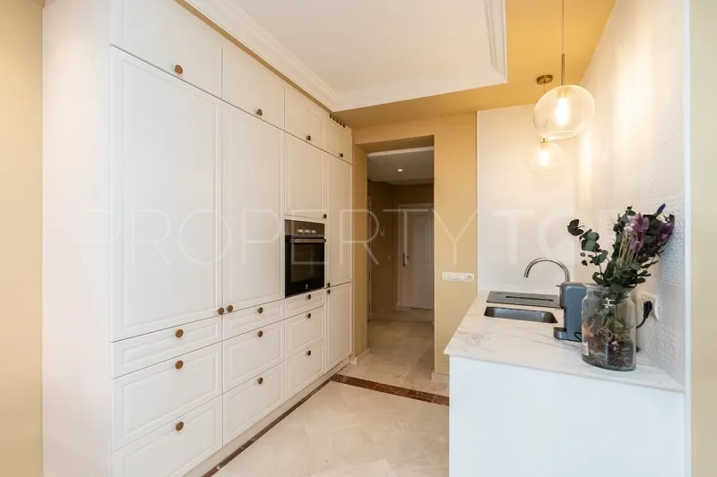 For sale 3 bedrooms apartment in Marbella