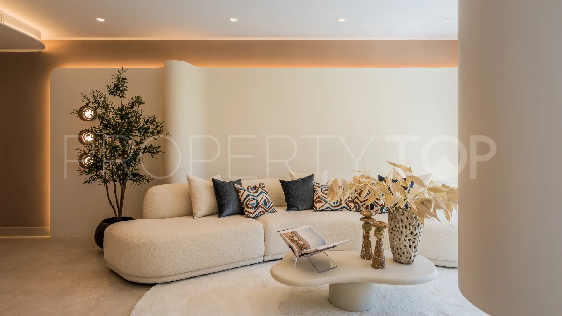 For sale apartment in Estepona