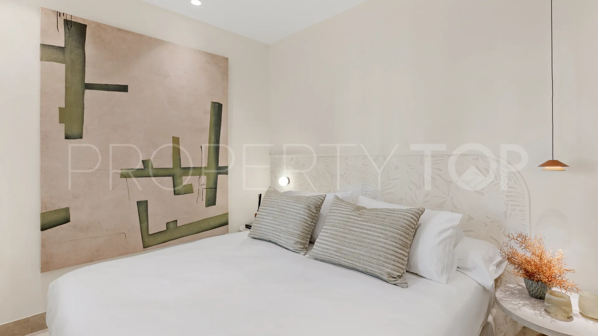 For sale apartment in Estepona