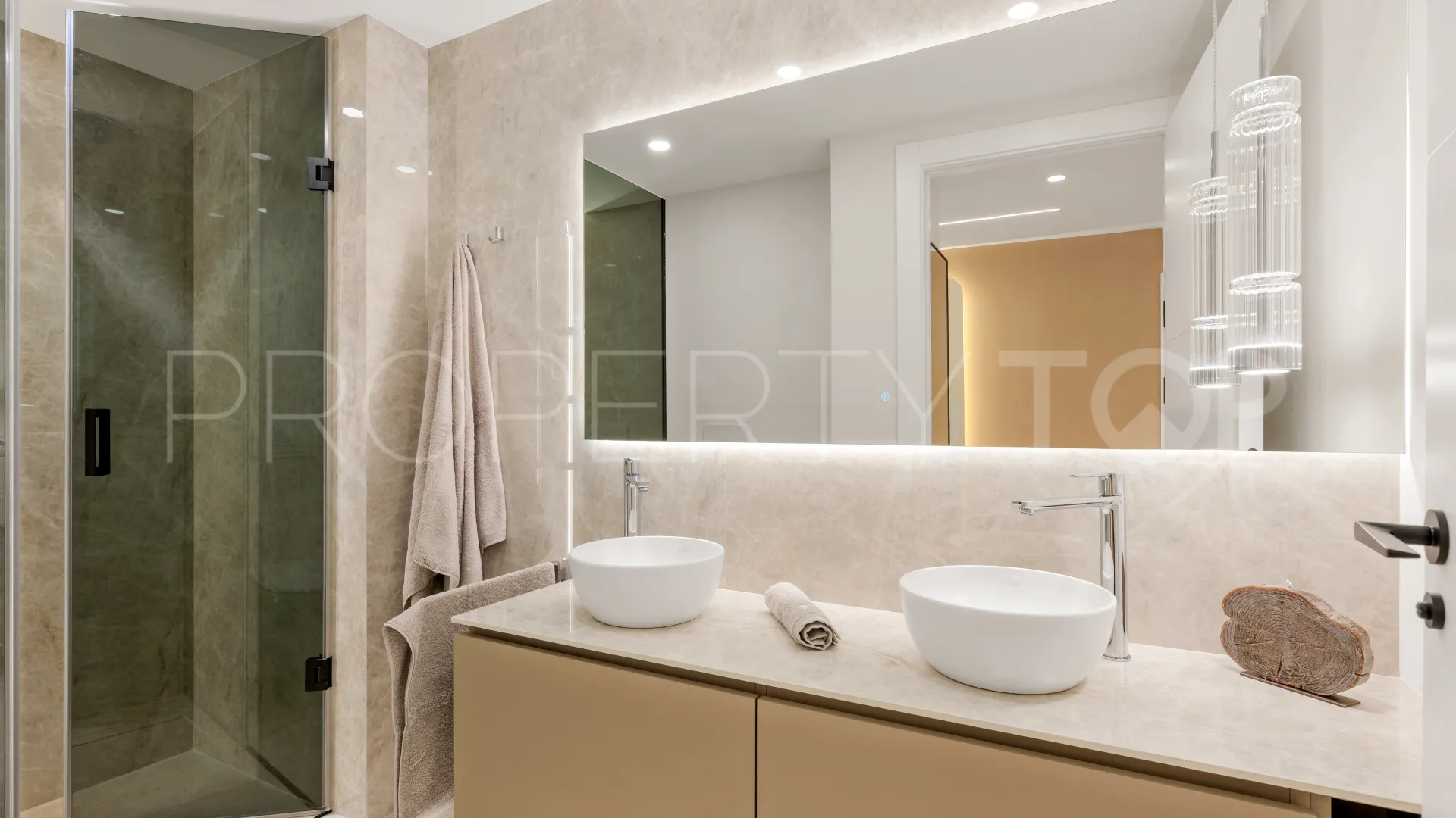 For sale apartment in Estepona