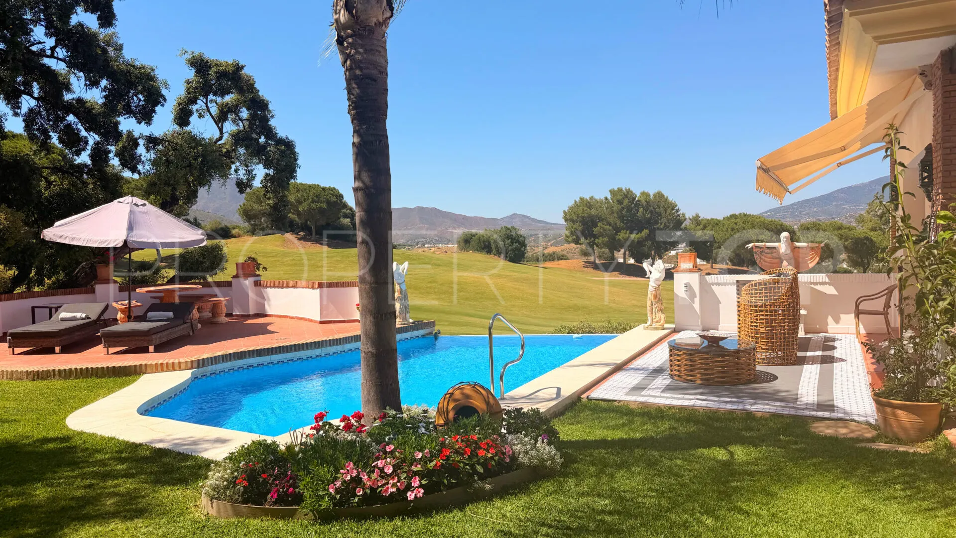 Villa in Mijas Costa for sale