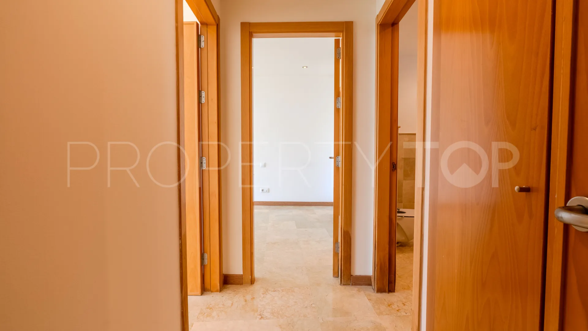 Apartment for sale in Marbella with 3 bedrooms