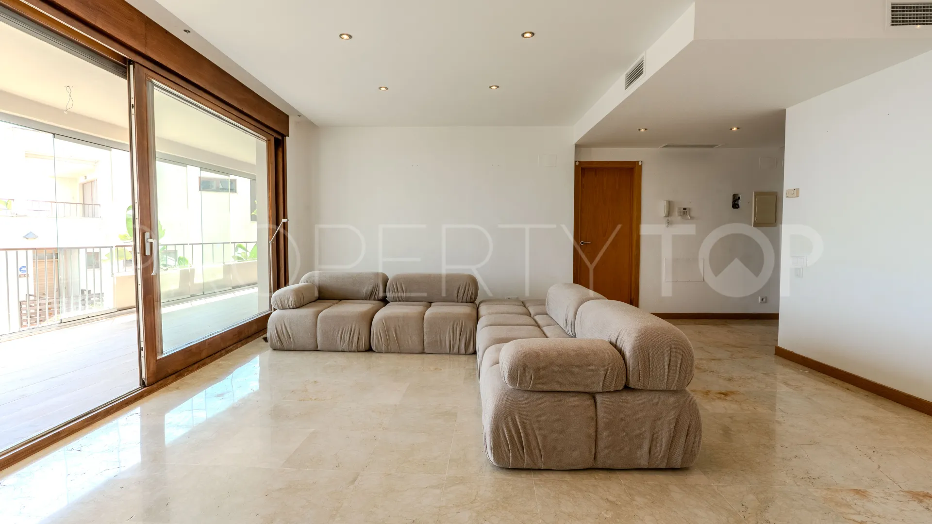 Apartment for sale in Marbella with 3 bedrooms
