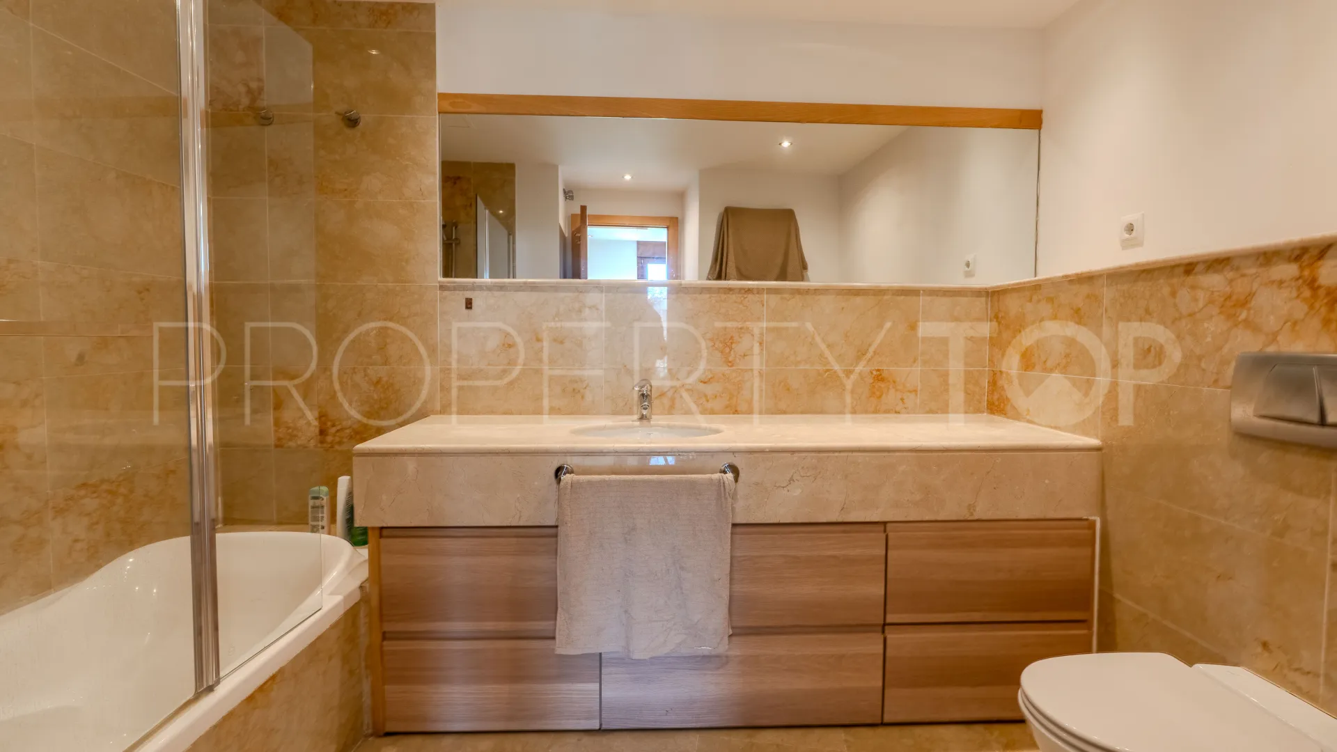 Apartment for sale in Marbella with 3 bedrooms