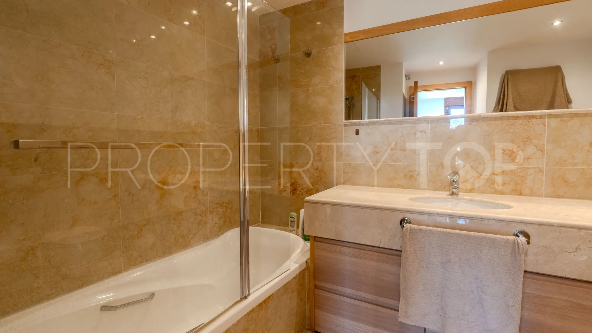 Apartment for sale in Marbella with 3 bedrooms