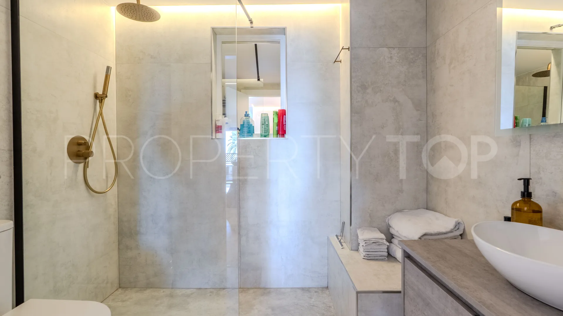 Se vende apartamento en Marbella - Puerto Banus