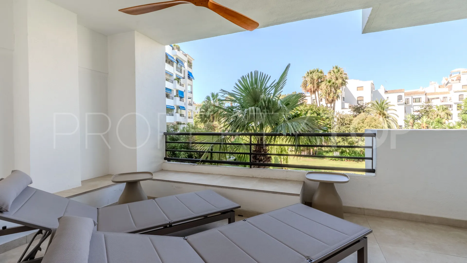 Se vende apartamento en Marbella - Puerto Banus