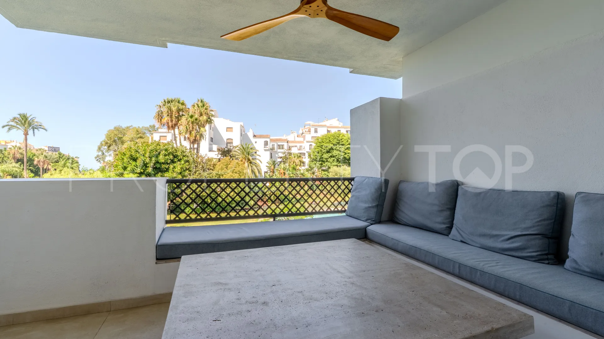 Se vende apartamento en Marbella - Puerto Banus