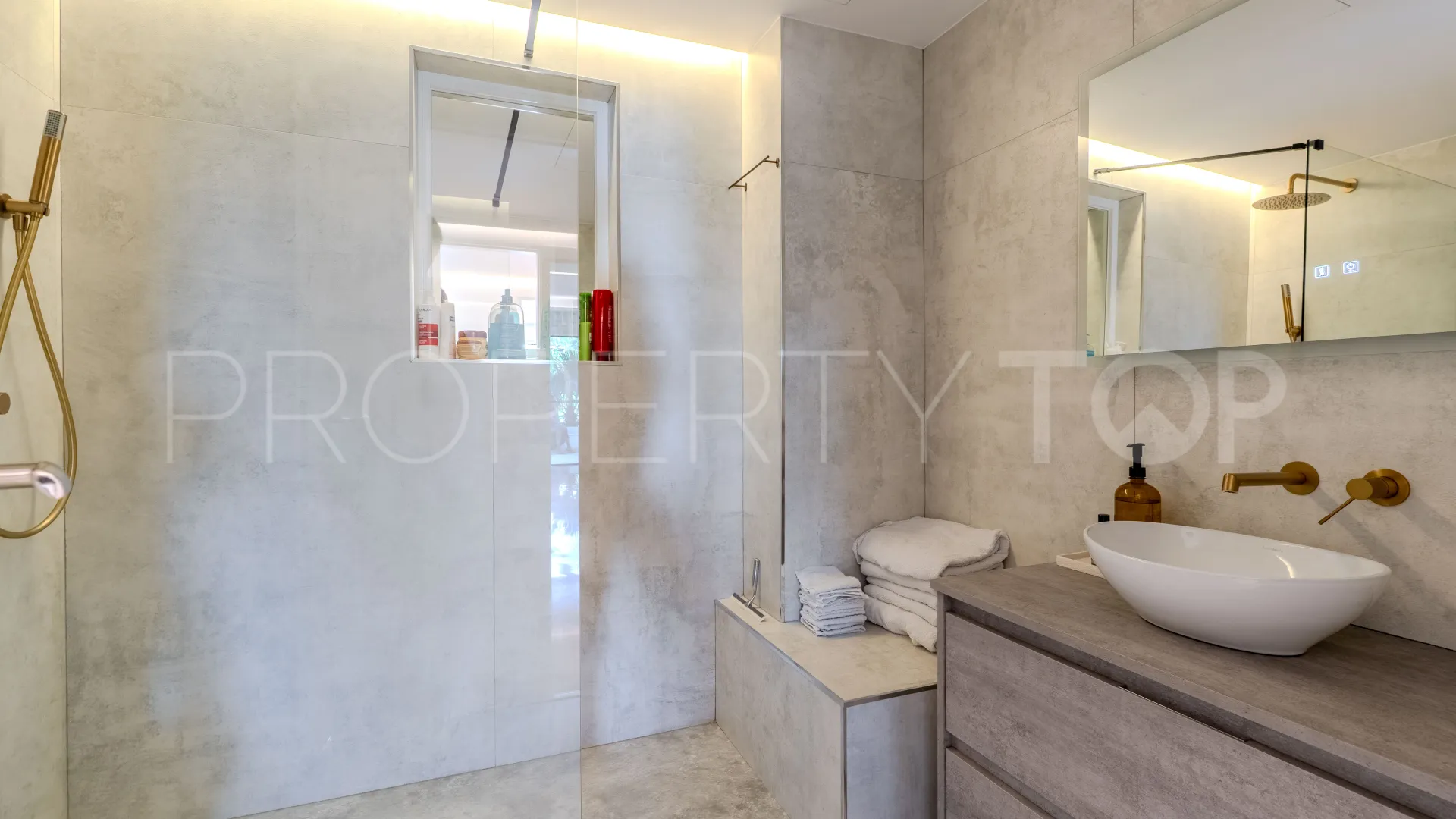 Se vende apartamento en Marbella - Puerto Banus