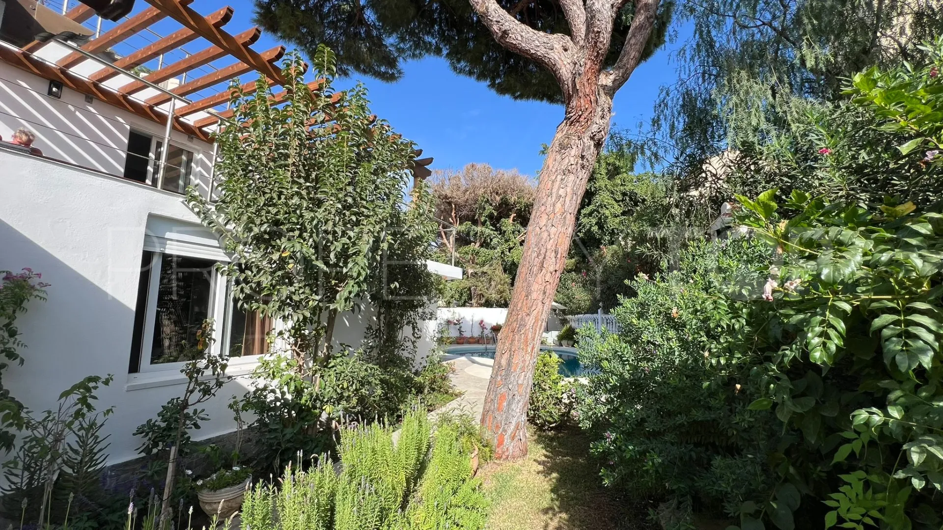 Marbella 4 bedrooms villa for sale