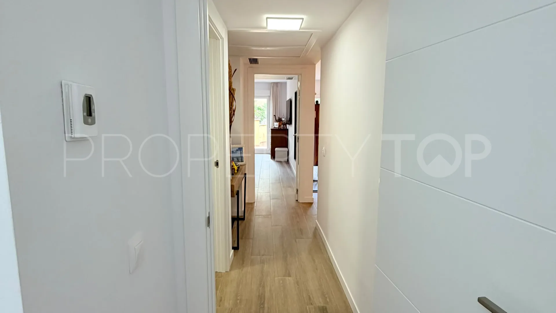 2 bedrooms apartment in Marbella for sale