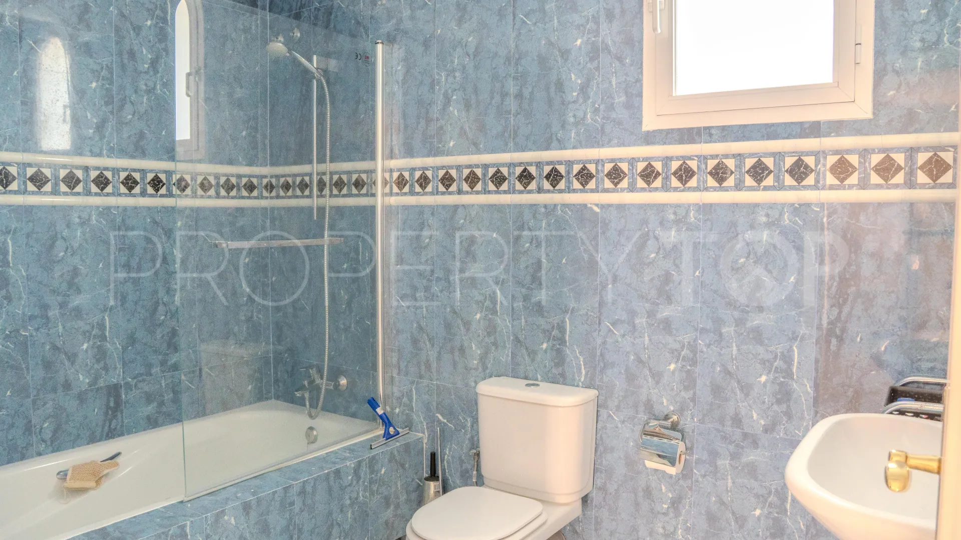 For sale Benahavis villa with 6 bedrooms