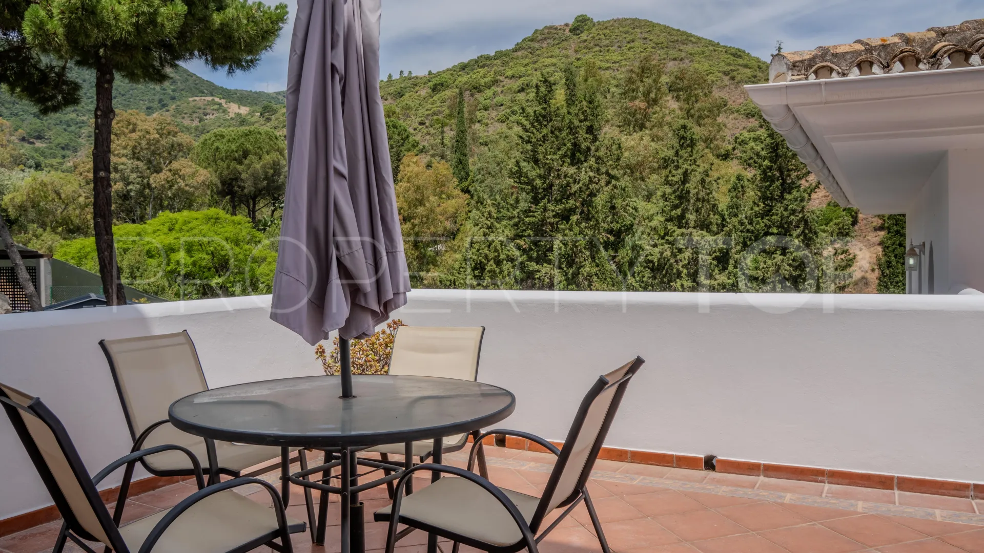 For sale Benahavis villa with 6 bedrooms
