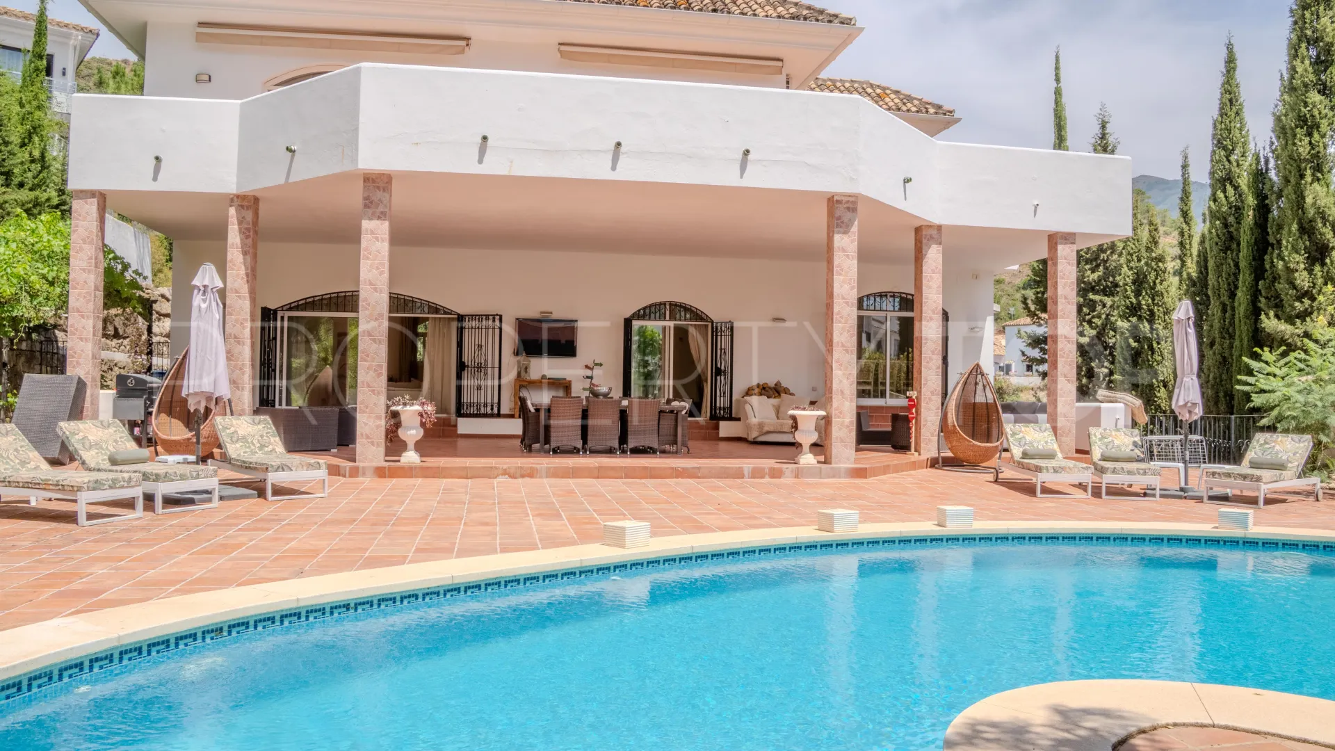 For sale Benahavis villa with 6 bedrooms