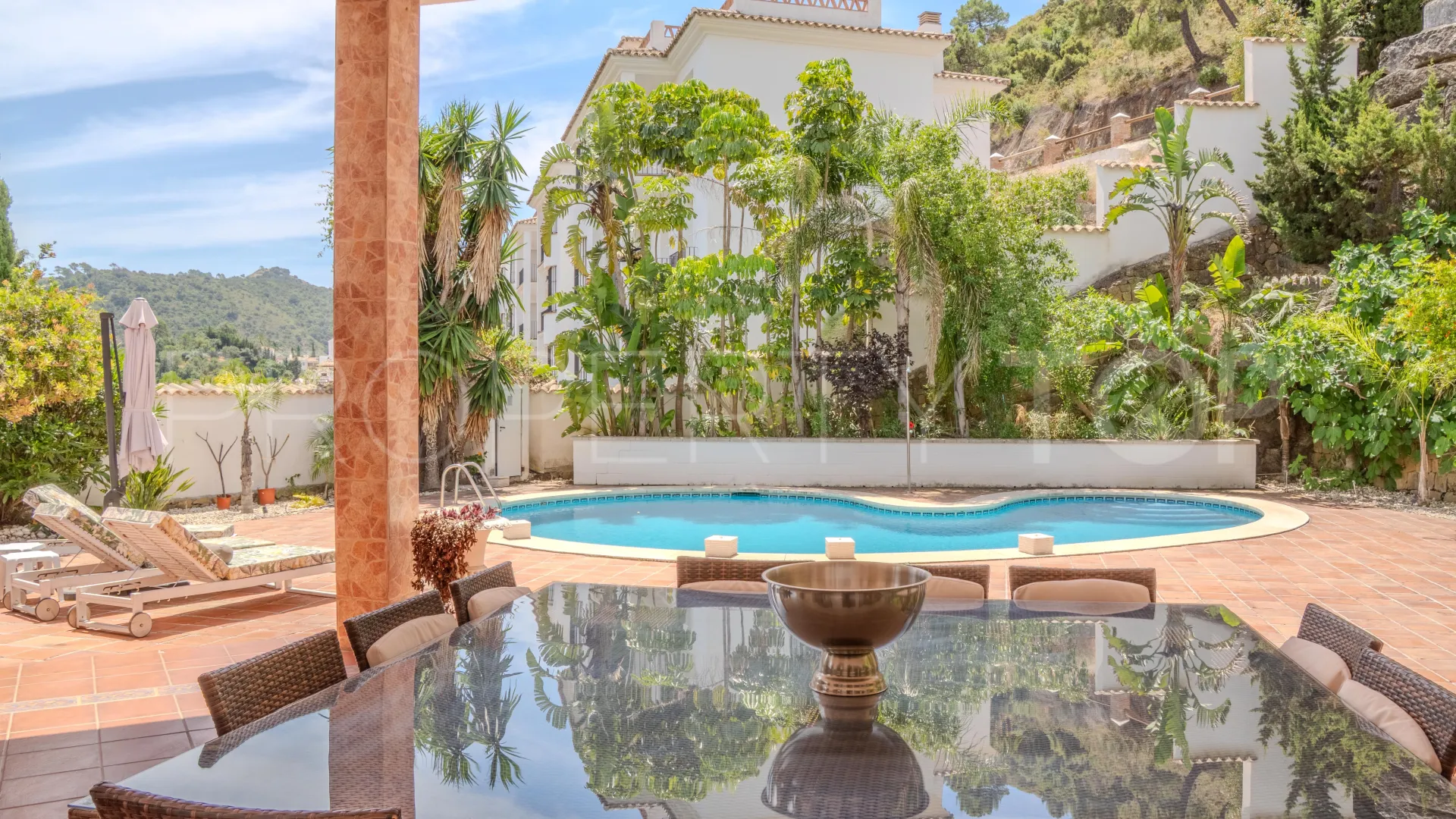For sale Benahavis villa with 6 bedrooms