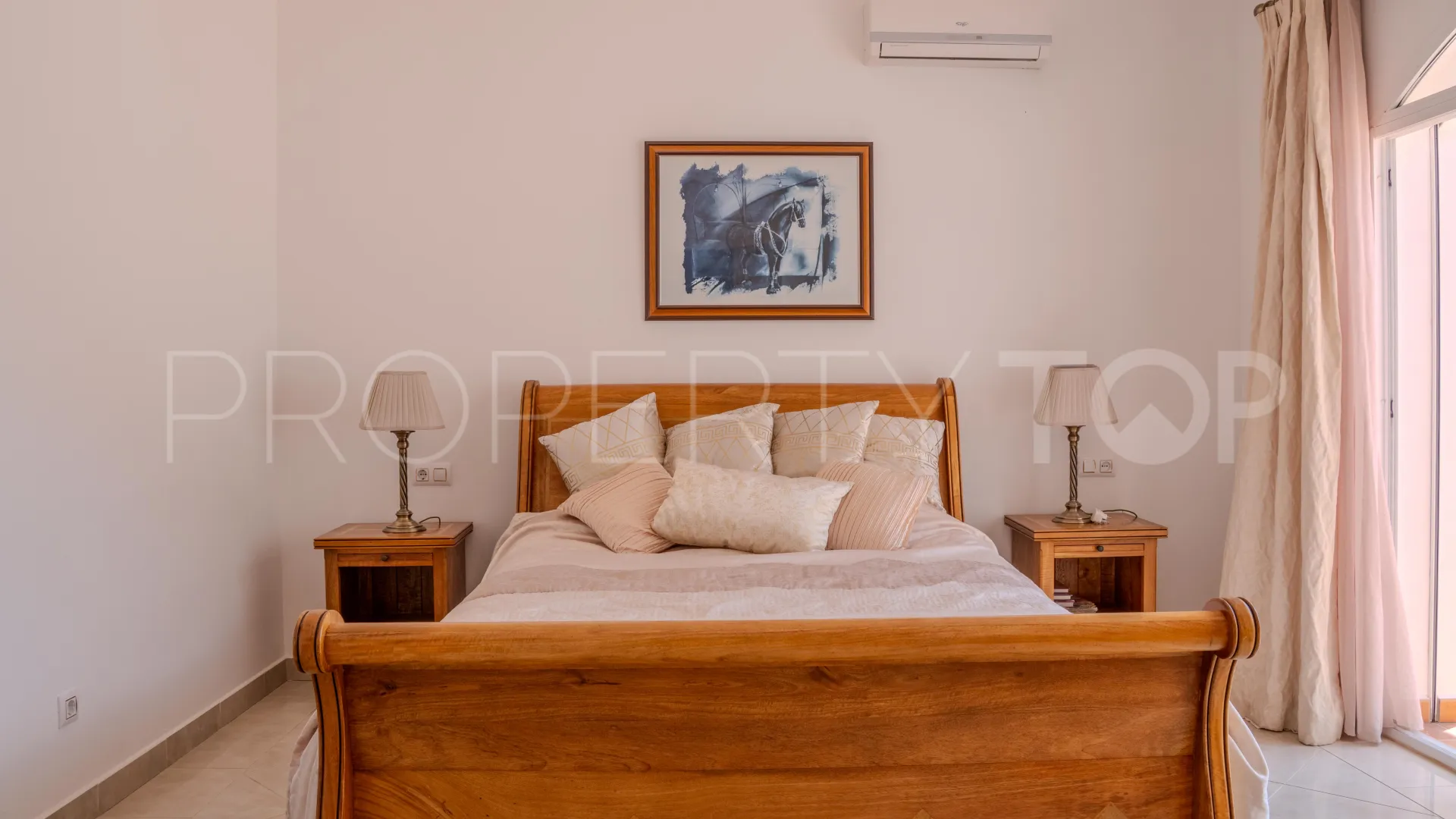 For sale Benahavis villa with 6 bedrooms