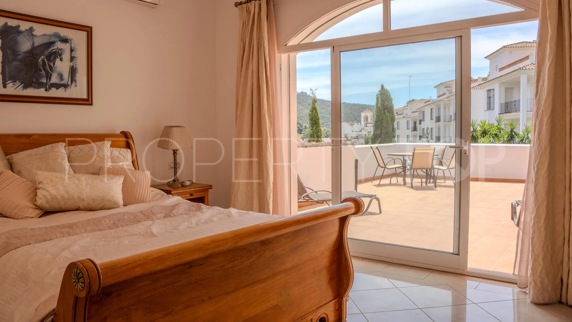 For sale Benahavis villa with 6 bedrooms