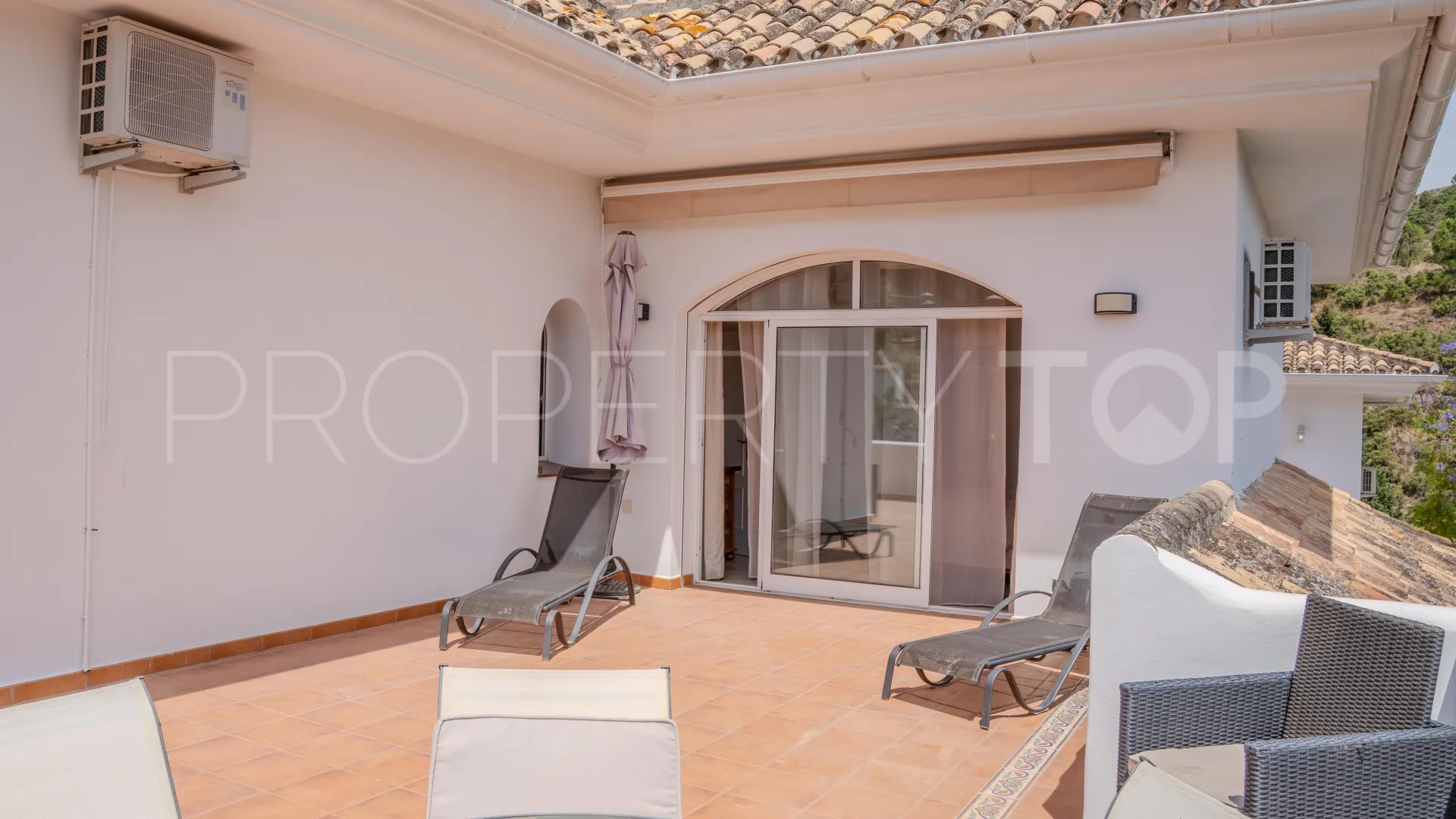 For sale Benahavis villa with 6 bedrooms
