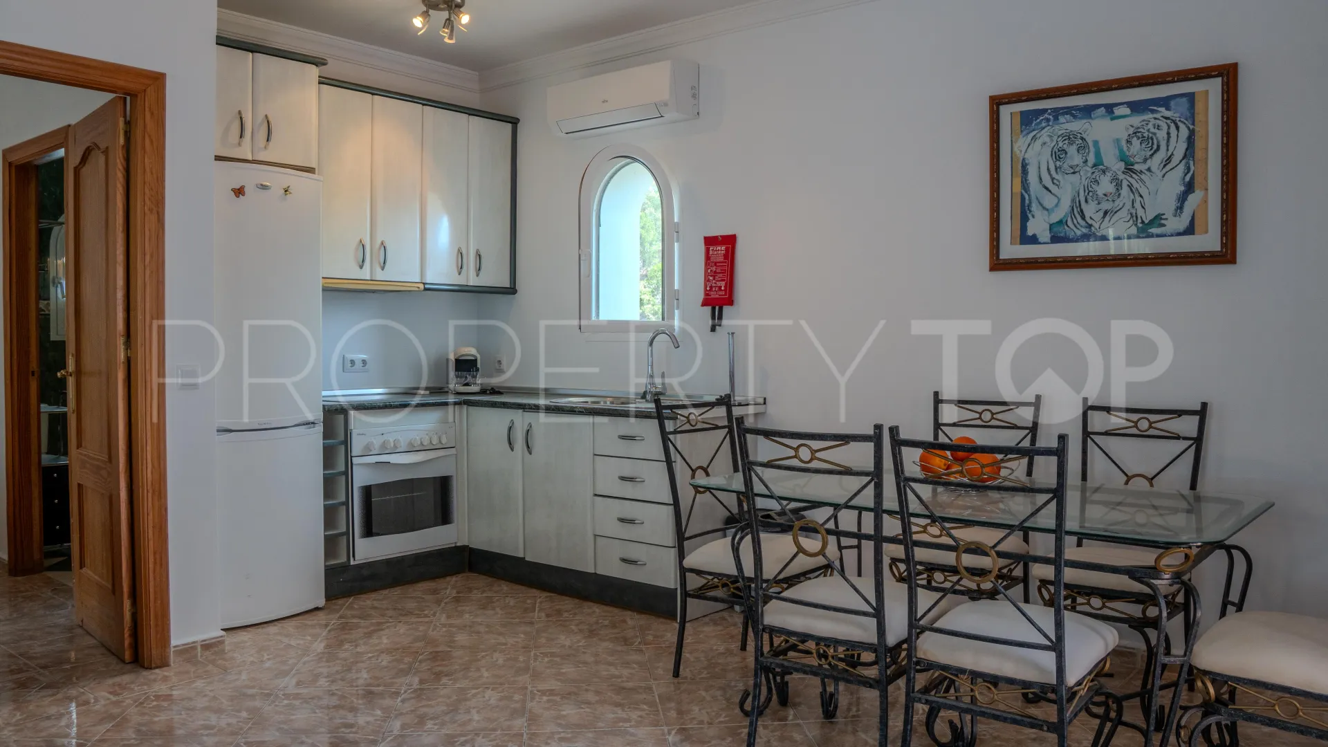 For sale Benahavis villa with 6 bedrooms