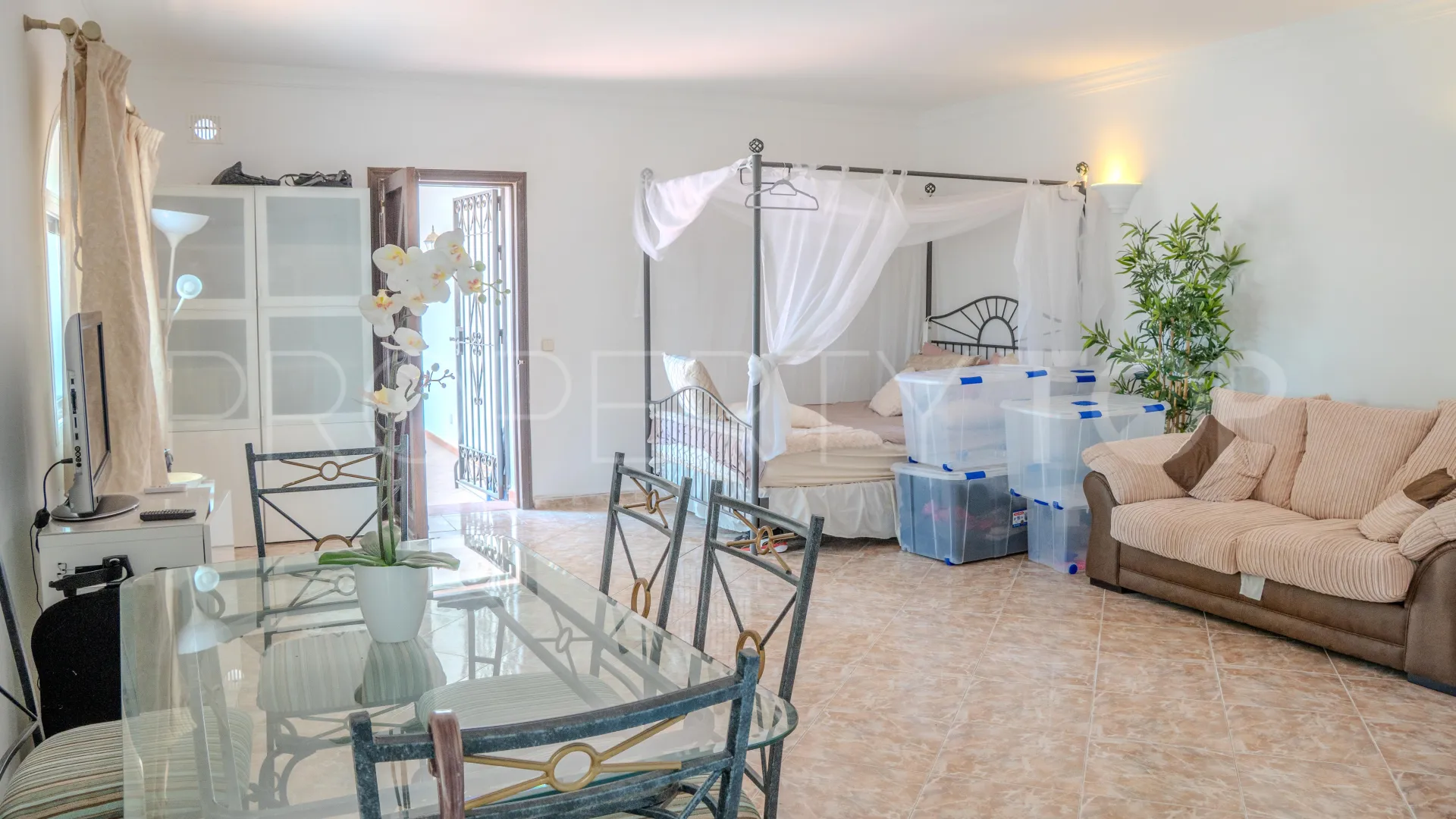 For sale Benahavis villa with 6 bedrooms