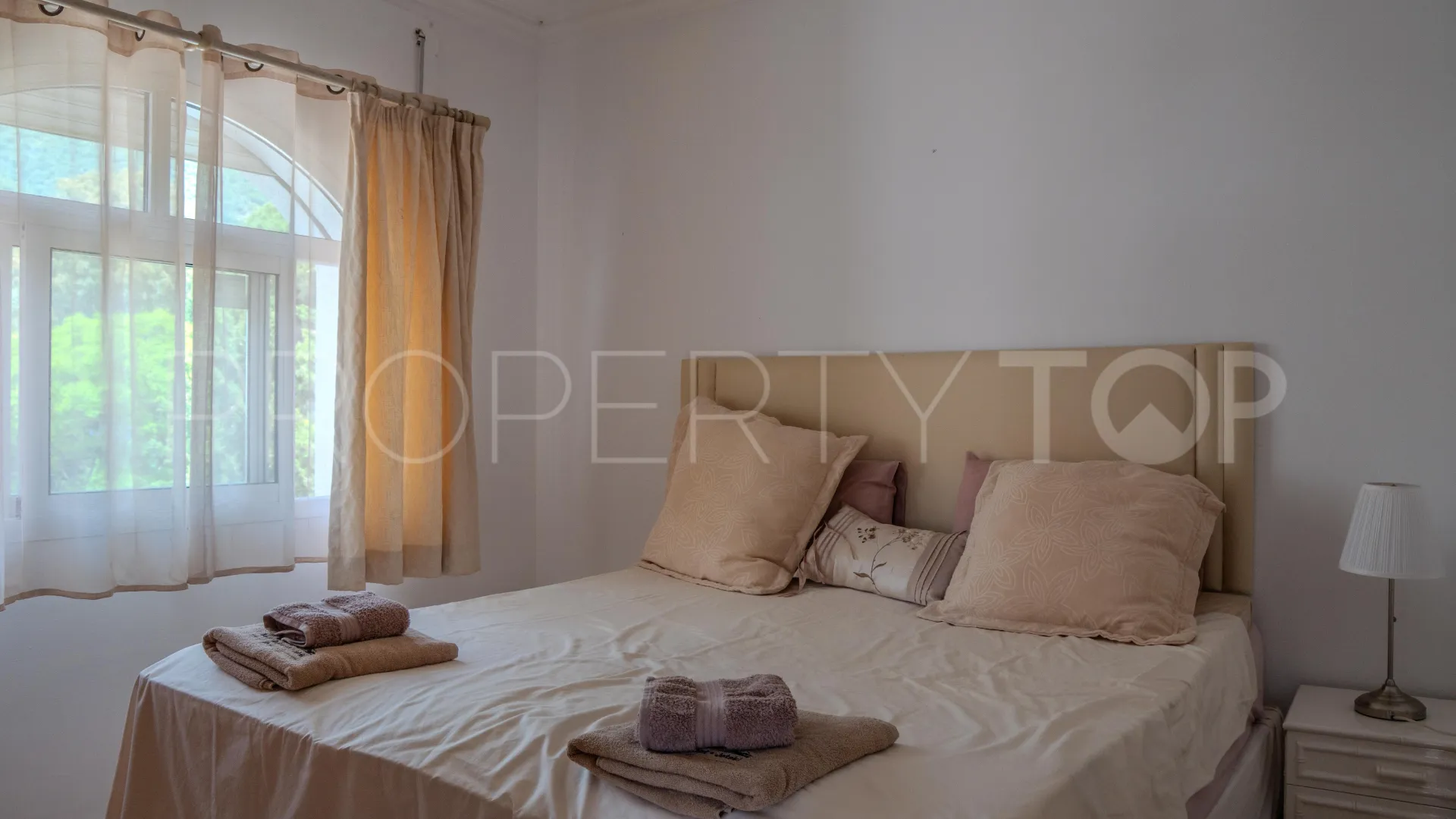 For sale Benahavis villa with 6 bedrooms