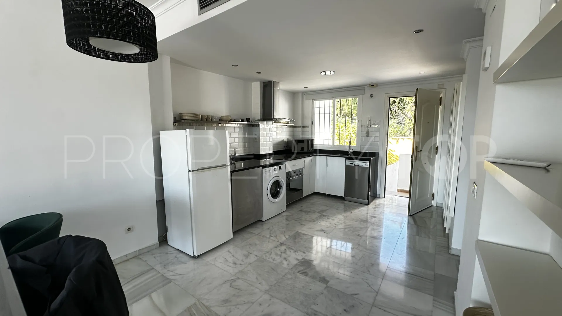 Comprar apartamento de 2 dormitorios en Marbella