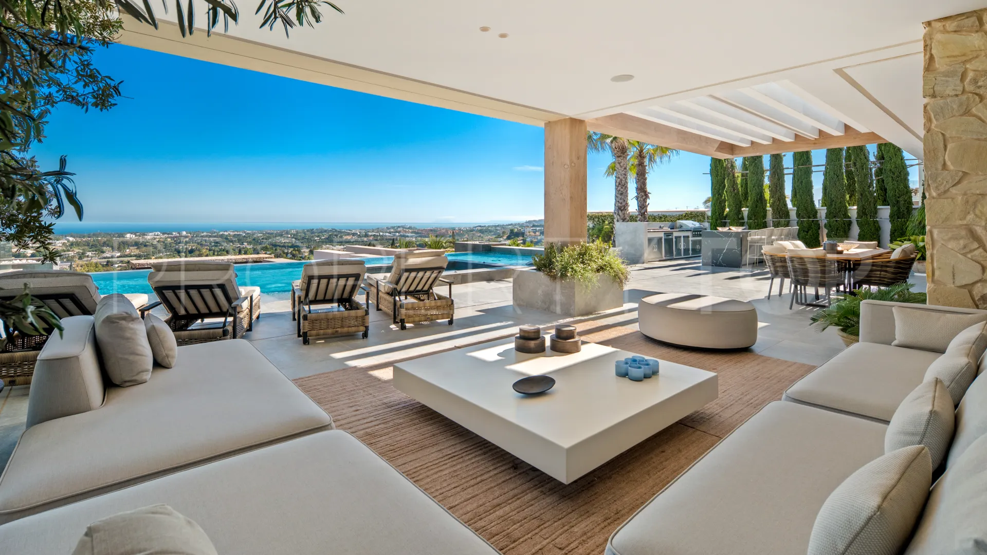 Benahavis 6 bedrooms villa for sale