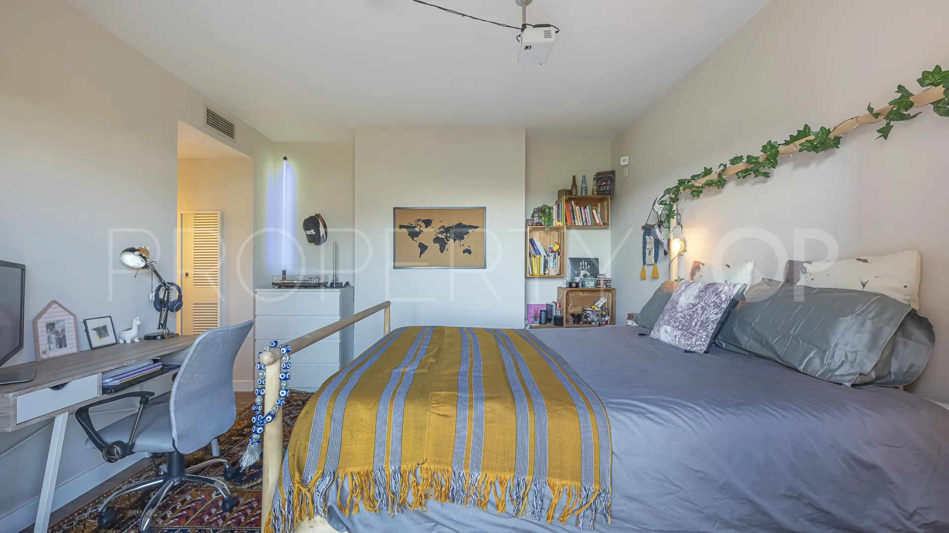 Buy Estepona penthouse with 3 bedrooms