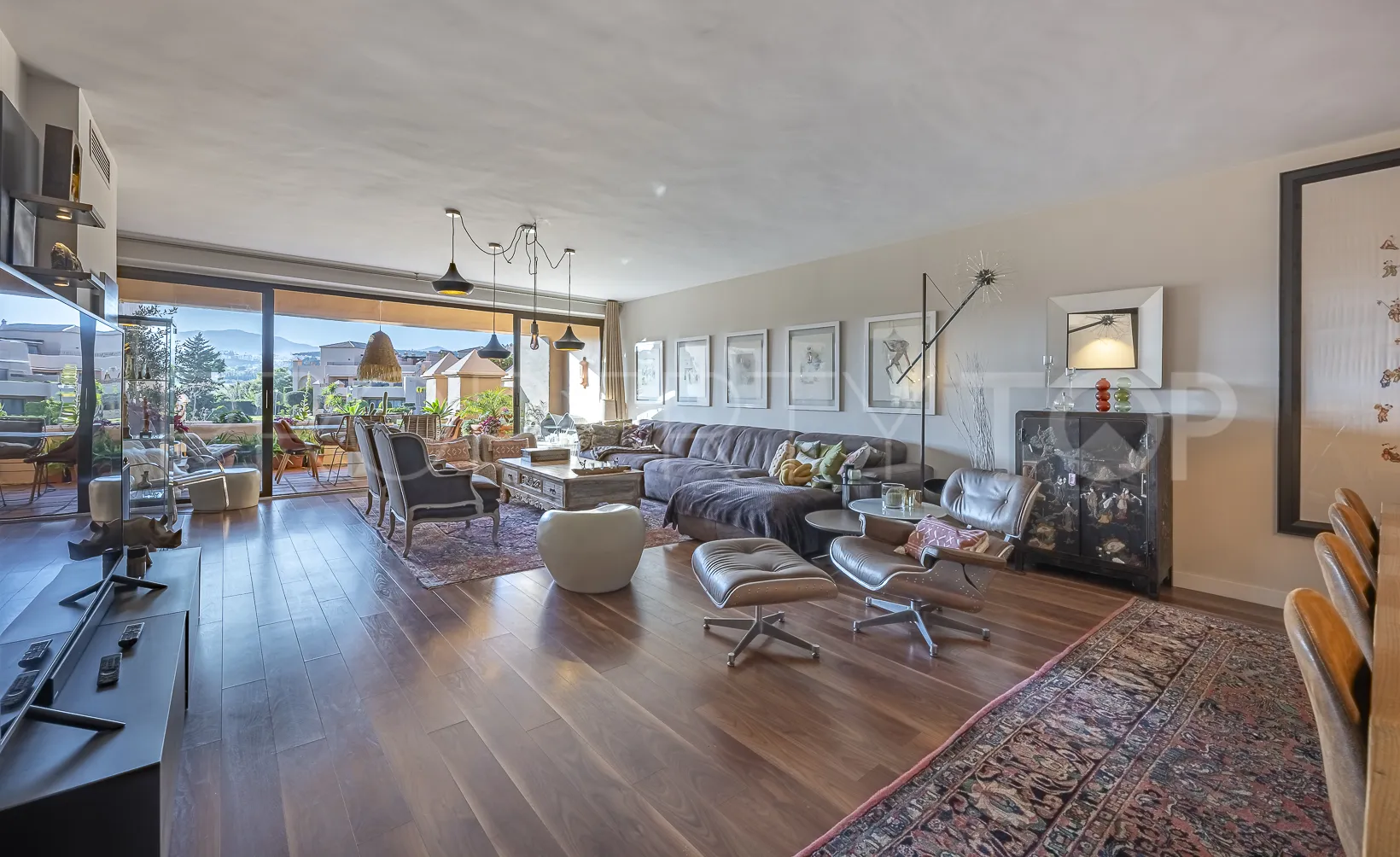 Buy Estepona penthouse with 3 bedrooms
