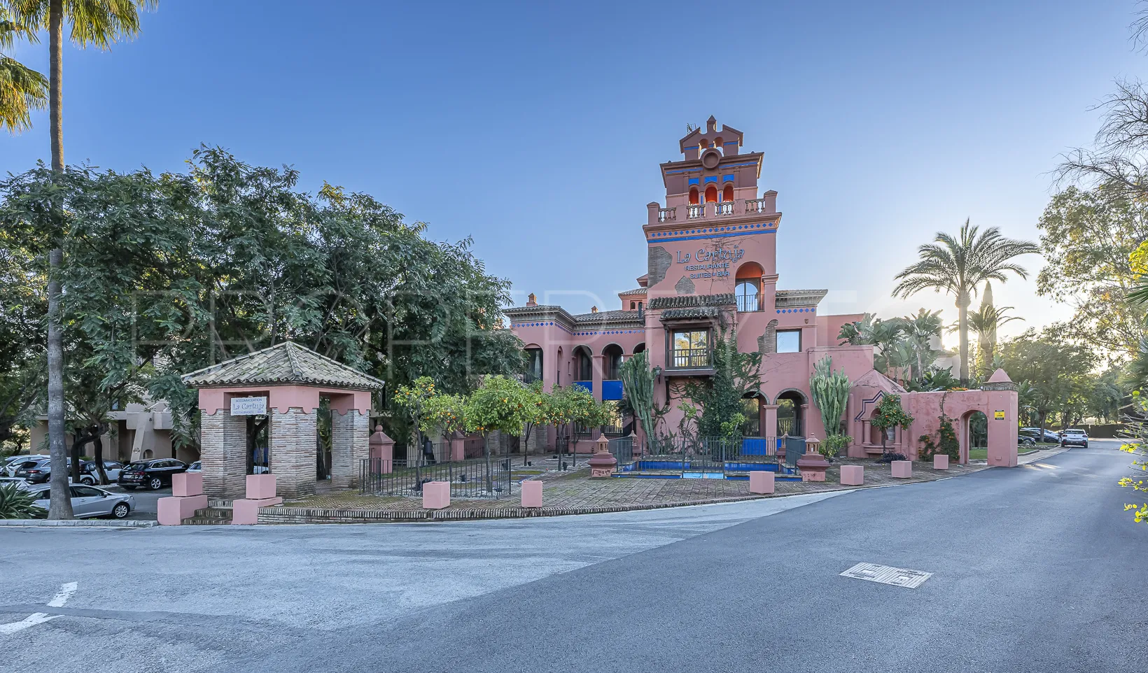 Buy Estepona penthouse with 3 bedrooms