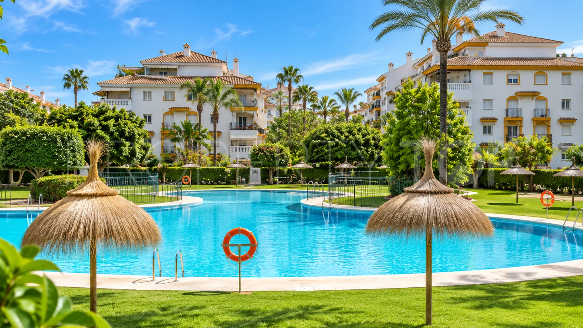 Apartment in Nueva Andalucia for sale