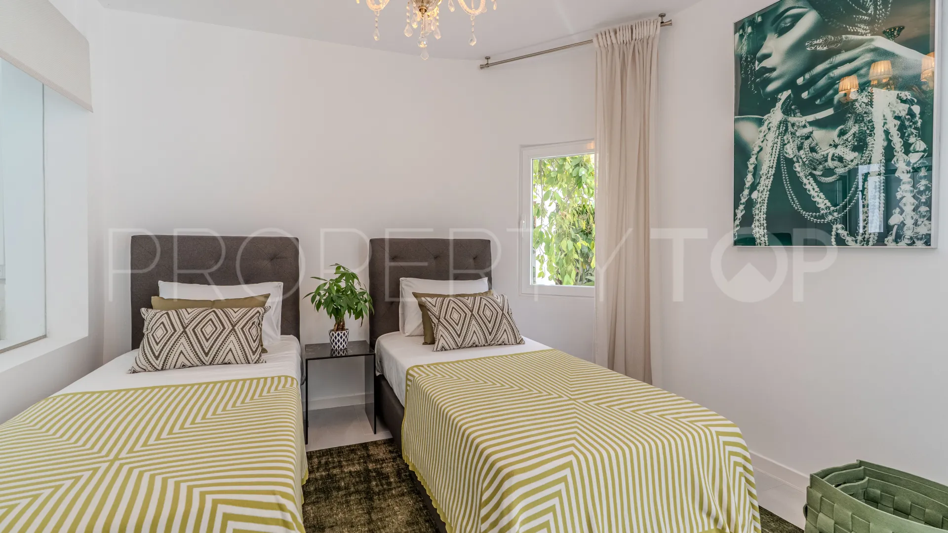 For sale Nueva Andalucia villa