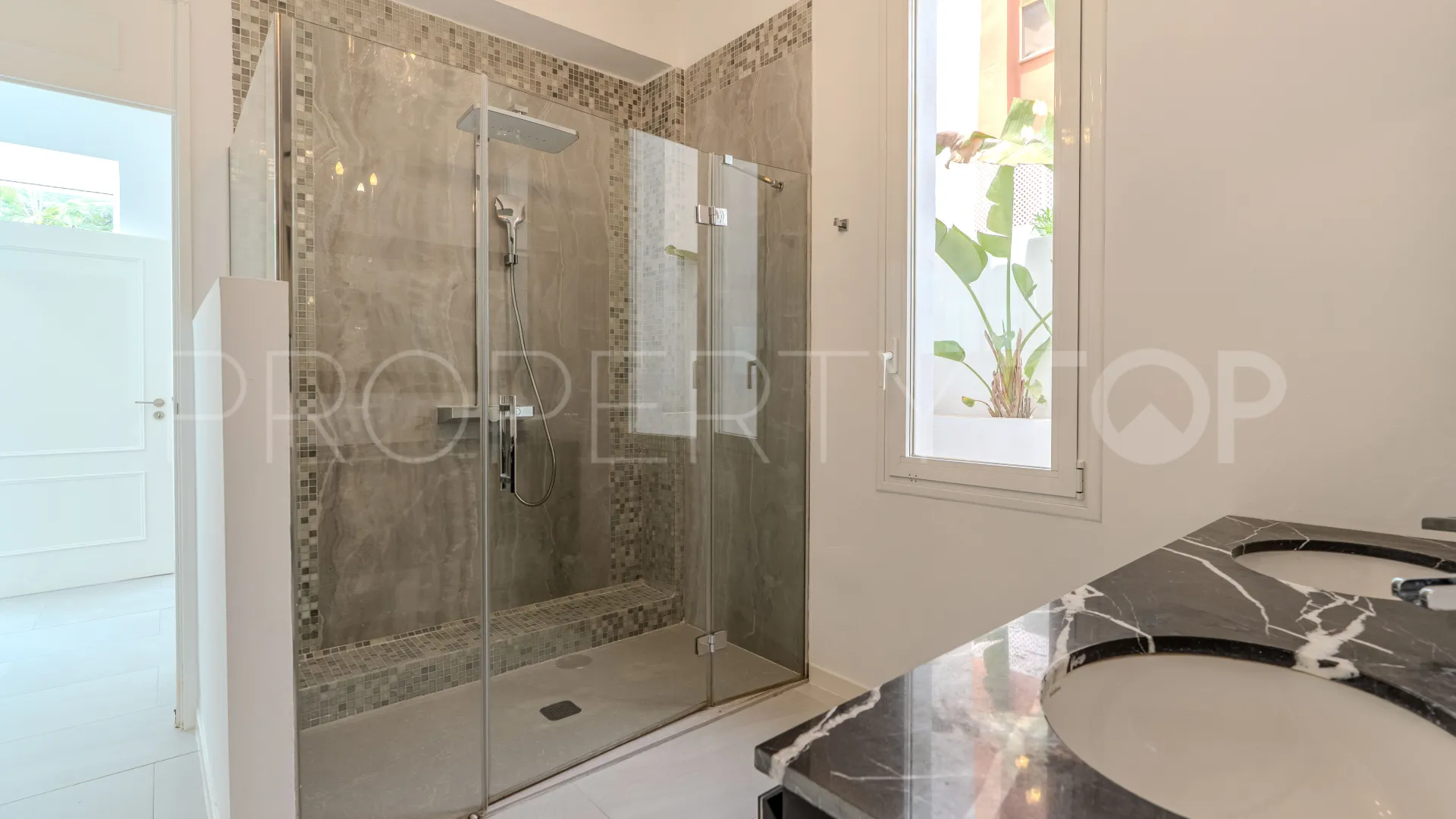 For sale Nueva Andalucia villa