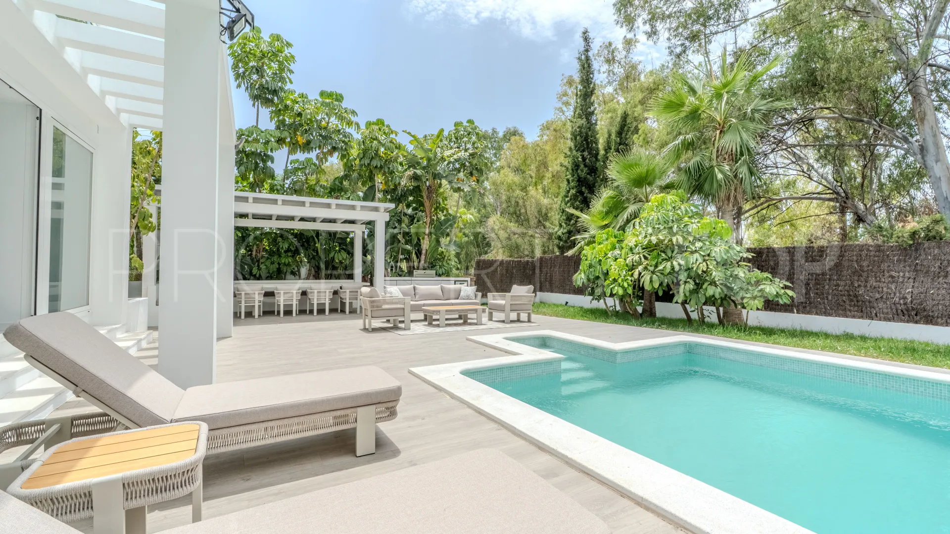For sale Nueva Andalucia villa